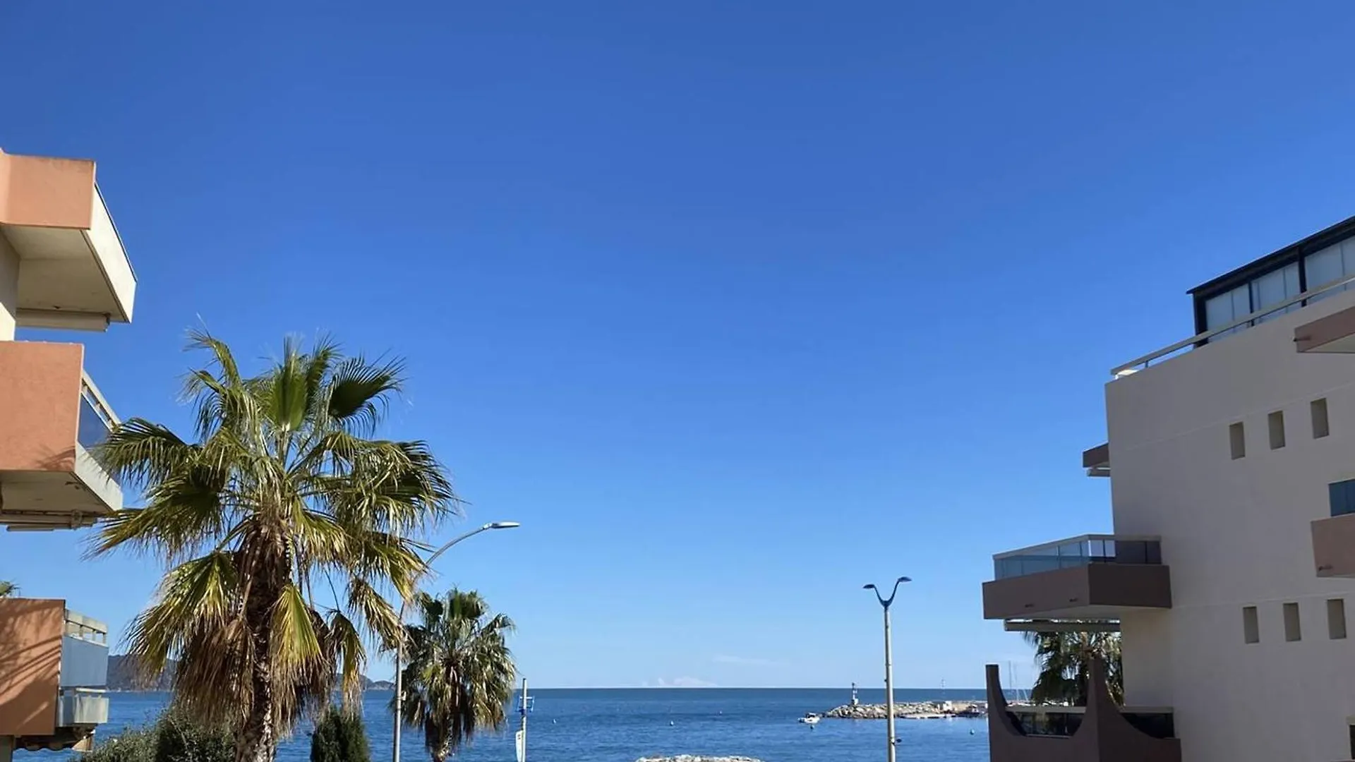 Studio Climatise Avec Jardin En Front De Mer, Proche Commerces, Garage Ferme - Fr-1-100-334 Cavalaire-sur-Mer