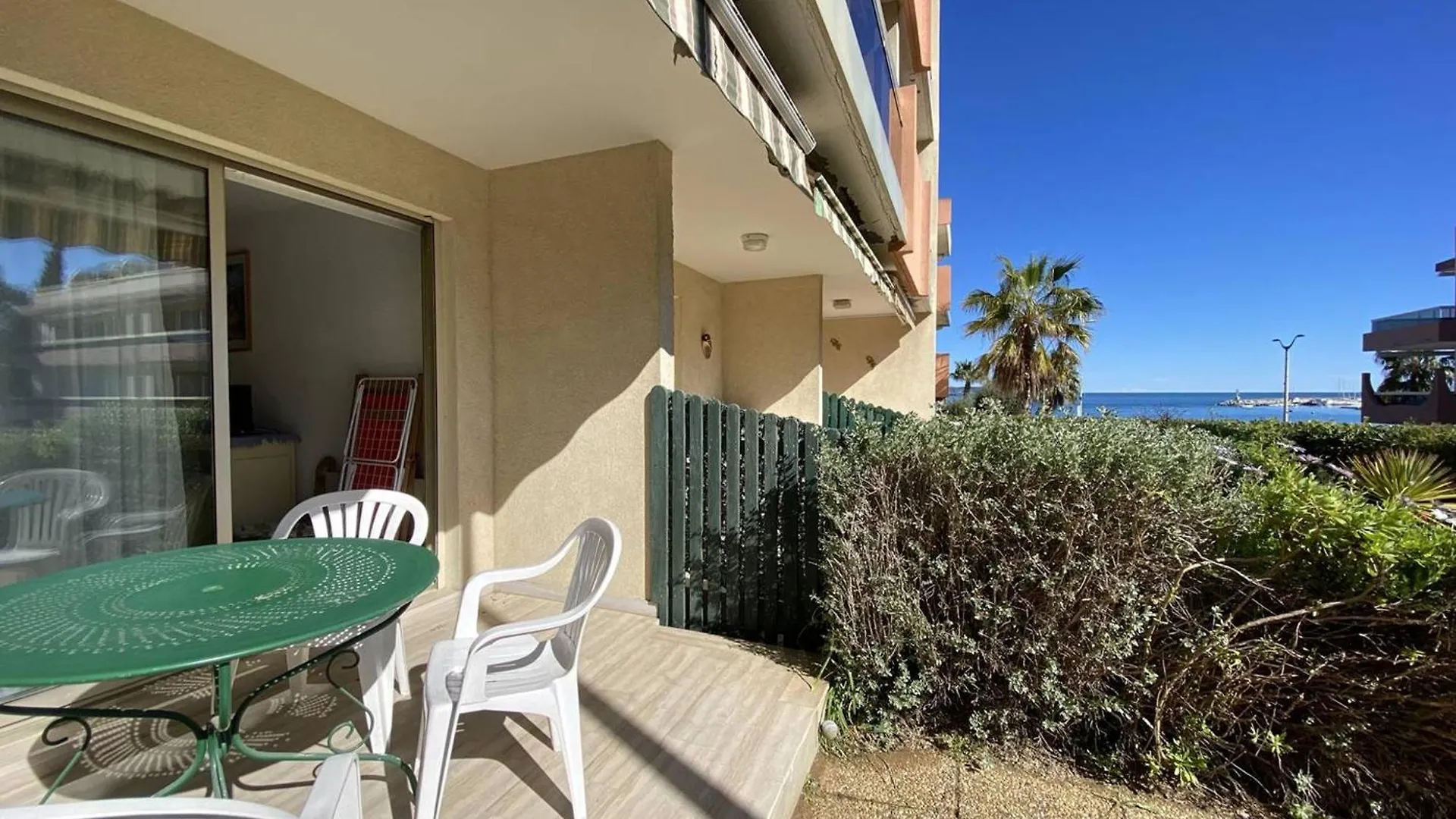 Studio Climatise Avec Jardin En Front De Mer, Proche Commerces, Garage Ferme - Fr-1-100-334 Cavalaire-sur-Mer Apartment